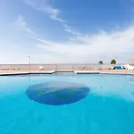 New And Swimming Pool Apartment