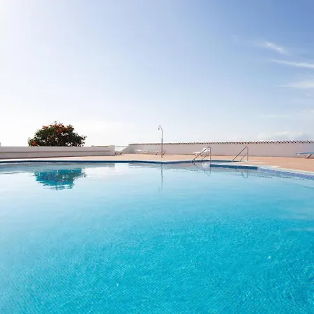 New And Swimming Pool Apartment